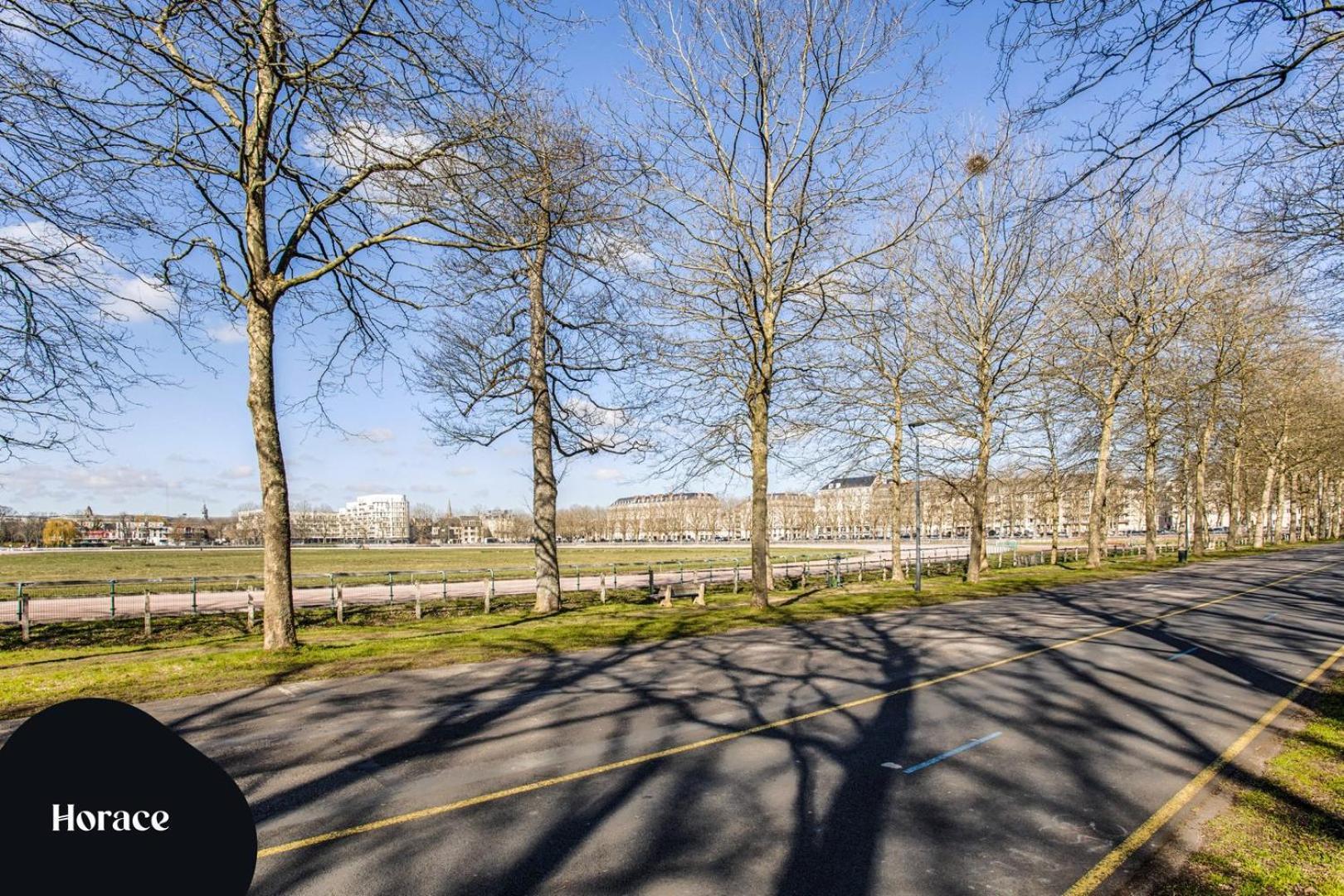 Panoramic Suite Unique View & Private Parking Caen Exterior foto